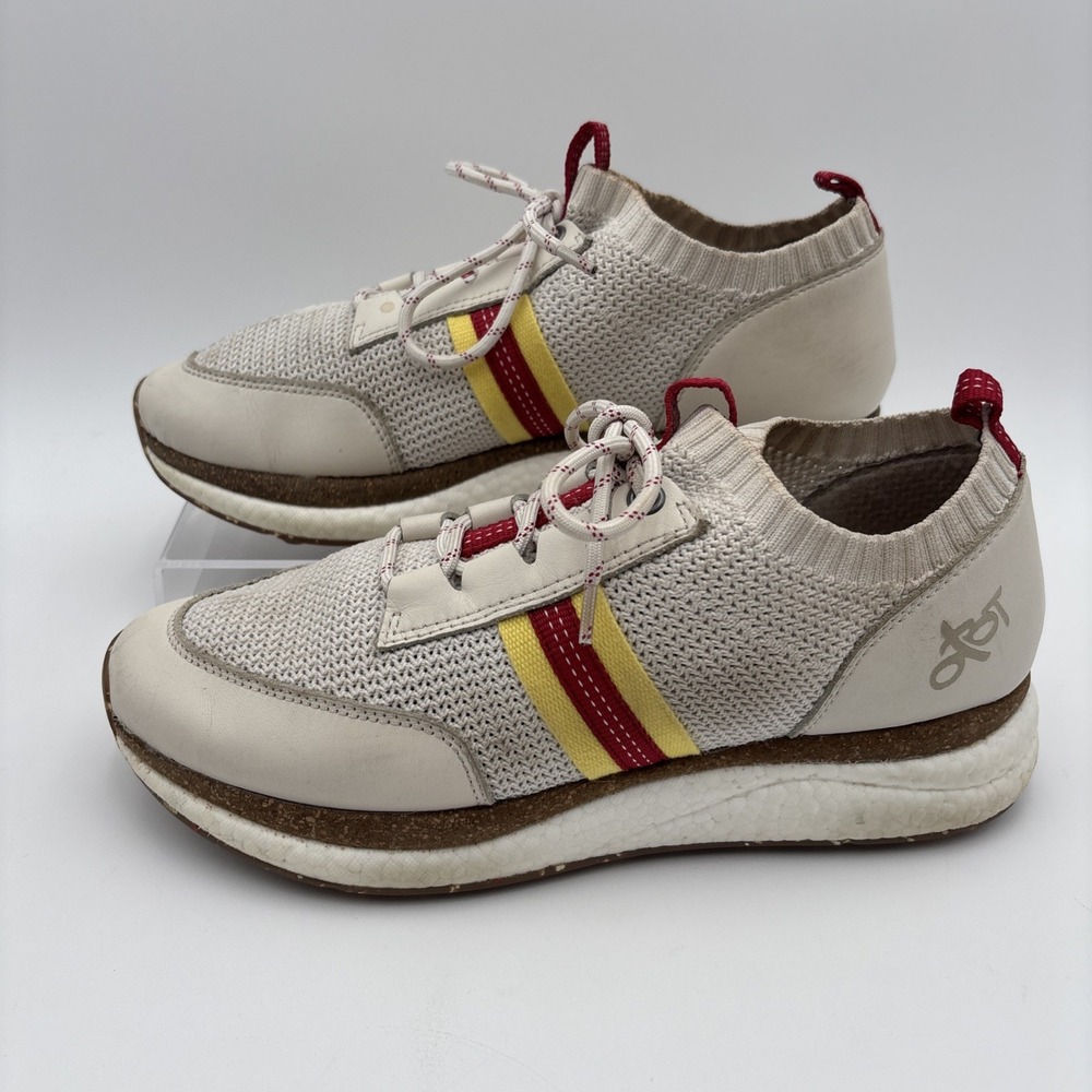 OTBT 9.5 M Speed In Dove Sneakers Leather Textile Upper Lace Up Breathable 10143